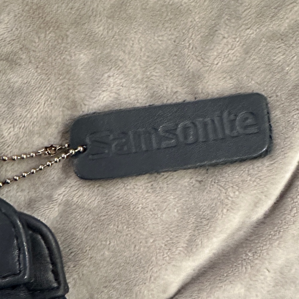 Samsonite Elegant Navy Leather Shoulder Sling Bag - Picture 2 of 6